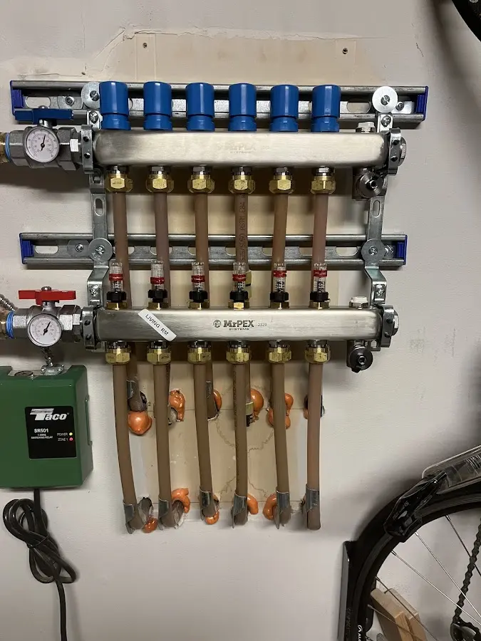 Plumber performing Sink Repair at a residential property in Earlimart